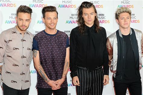 Simon Cowell Considers a One Direction Reunion...Without Harry Styles