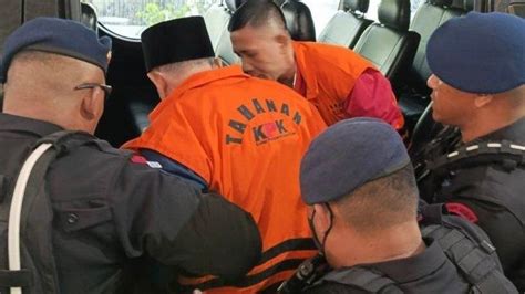 Tiba Di Ternate Tersangka Abdul Gani Kasuba Akan Jalani Sidang