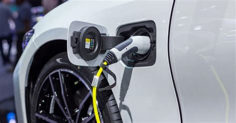 No mantener un coche eléctrico no es más costoso que uno gasolina