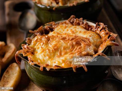 French Onion Soup Cheese Photos and Premium High Res Pictures - Getty ...