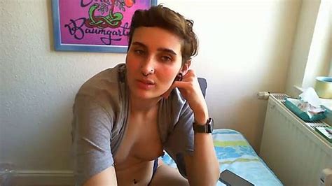 EvaBaumgartner Naked Stripping On Cam For Live Sex Video Chat Gyrls