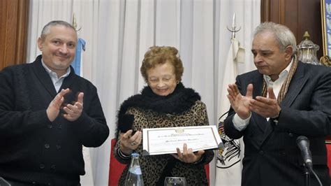 La Madre De Gustavo Cerati Recibió Una Distinción Al Artista En La