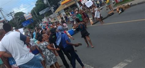 Manifestantes Protestam Contra A Morte De Morador Do Engenho Velho Da