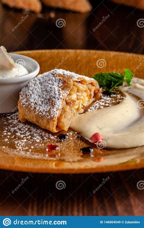 Concepto De Cocina Austr Aca Pasta De Hojaldre De La Empanada De Apple