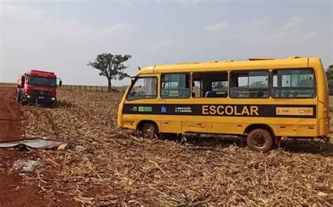 Nibus Escolar Tomba Em Estrada De Terra E Crian As Ficam Feridas