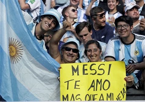 Cuál será el futuro de Leo Messi Los argentinos responden por él