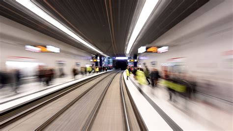 Düsseldorf Rheinbahn sperrt wichtige U Bahn Zugänge für mehrere Wochen