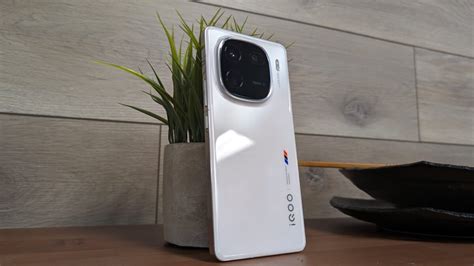 iQOO 12 Premium Smartphone Review - CGMagazine