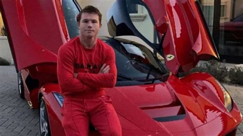 Canelo Álvarez presume impresionante Ferrari rojo cuánto vale el