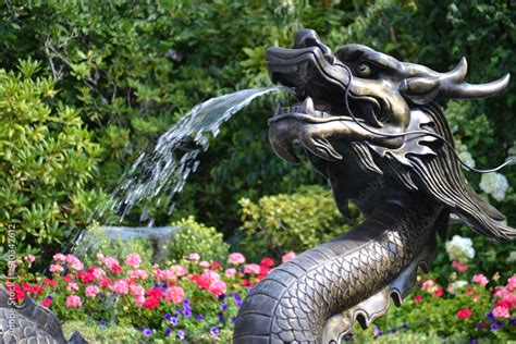 chinese dragon statue Stock Photo | Adobe Stock