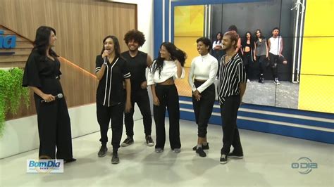 Grupo De Dança Urbana Realiza Apresentação E Divulga Eventos No