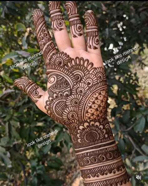 Most Attractive And Amazing Pakistani Bridal Mehndi Designs For Hands