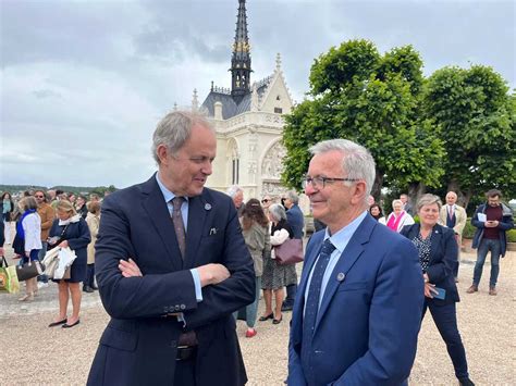 Le Comte Et La Comtesse De Paris Inaugurent La Chapelle Saint Hubert