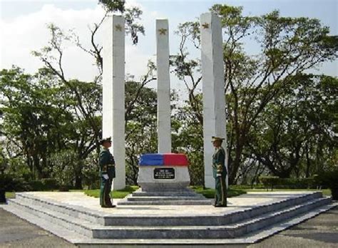 Libingan ng mga Bayani Roundabout - Taguig