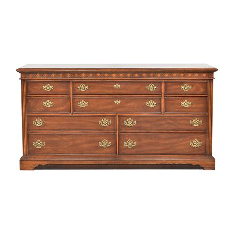 66 Off Thomasville Thomasville Eleven Drawer Triple Dresser With Mirror Storage