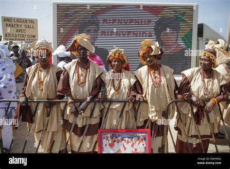 Dakar Senegal 12th Dec 2017 People Receive Spanish Queen Letizia