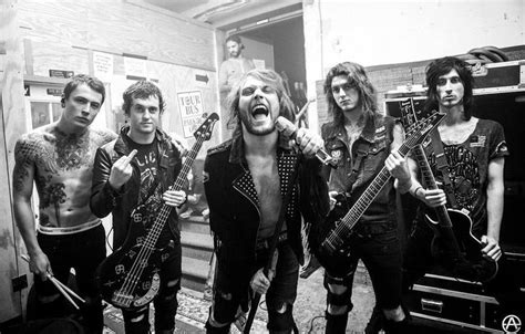 Pin On Asking Alexandria Asking Alexandria Alexandria Ben Bruce