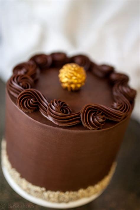 Торт «Ferrero Rocher» | Украшения для шоколадного торта, Сладости в ...