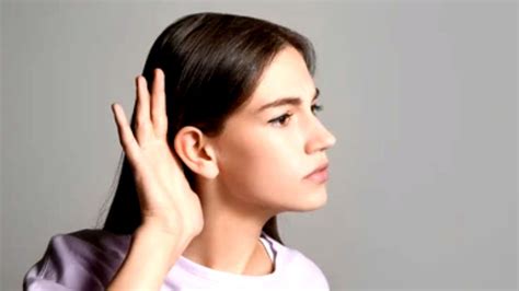 World Hearing Day 2023 तुमच्या या चुका ऐकण्याच्या क्षमतेवर करू शकतात