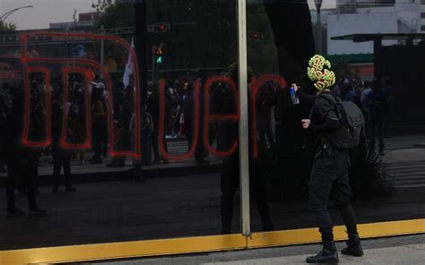 Marchan Contra Guardia Nacional En El Metro Encapuchadas Realizan