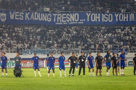 Jelang Semifinal Lawan PSIS Panpel Arema FC Waspadai Copet Hingga Flare