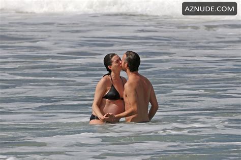 Anne Hathaway In A Bikini With Adam Shulmanin Hawaii AZNude