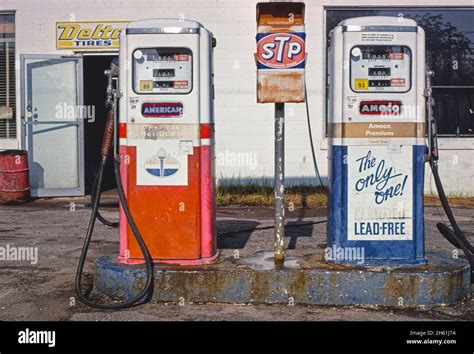 Vintage Gulf Gasoline Pump 2 Old Gas Pumps Vintage Gas Pumps Old Gas