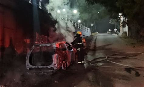 Asesinan A Un Hombre Y Prenden Fuego A Veh Culo En Culiac N El