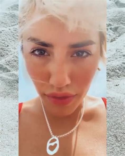 Lali Esp Sito Desde La Playa Y En Bikini Roja Despeinada Me Siento Mejor Tn