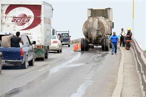 Pipa Provoca Un Caos Vial En Puente El Siglo De Torreón