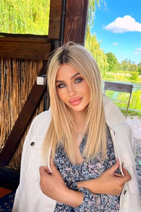 Beautiful Yuliia 25 Y O From Lutsk With Blonde Hair ID 198401 LadaDate
