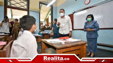 Wali Kota Eri Hilangkan Perbedaan Sekolah Negeri Dan Swasta Hingga Hapus PR