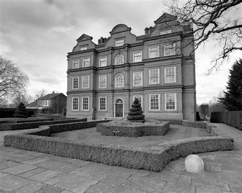 Kew Palace | Kew gardens, Kew, London street photography