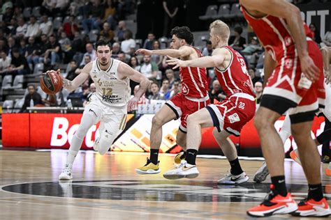 Basket L Asvel tout en maîtrise devant Cholet