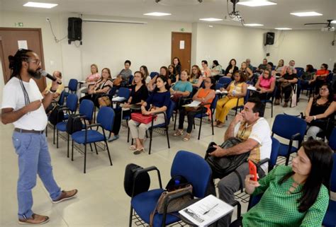 Seduc promove reunião para alinhar ações de Educação para Jovens e