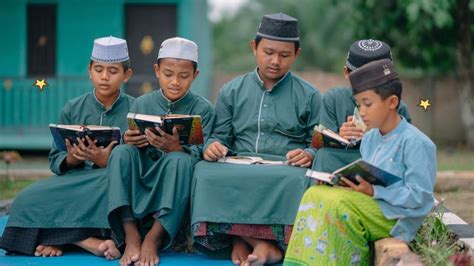 Kitab Tafsir Dan Jaringan Pesantren Di Jabar Uin Sunan Gunung Djati