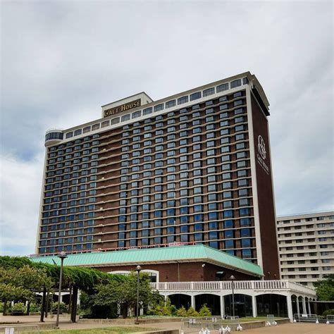 Galt House Hotel The Galt House Hotel Is A 25 Story1300