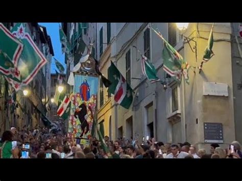 La Contrada Dell Oca Accoglie In Festa Il Drappellone Della Vittoria Al