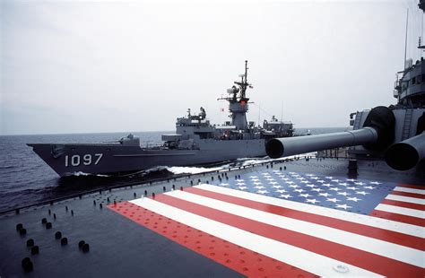 The Knox Class Frigate Uss Moinester Ff 1097 Undergoes An Underway Replenishment With Uss Iowa