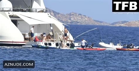 Jessica Biel Sexy Seen Flaunting Her Hot Bikini Body On A Yacht Alongside Justin Timberlake In