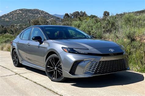toyota camry  drive review capital  auto navigator