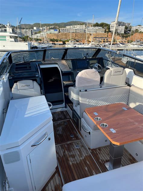 2020 Flipper 900 DC Express Cruiser For Sale YachtWorld