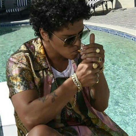 Pin By Shannon Soto On Bruno Bruno Mars Mars Photoshoot