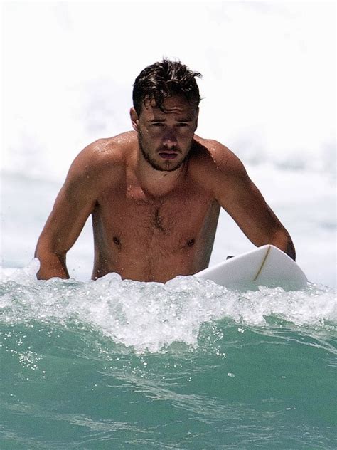 Go See Geo Shirtless Sunday Slurpee Liam Payne Sighted At The Beach In Australia