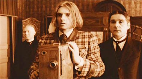 Balabanovun çəkdiyi "Eybəcərlər və insanlar haqqında" filmindən kadr ...