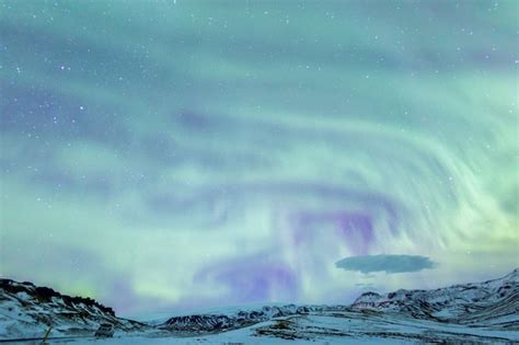 Premium Photo | Northern light aurora iceland