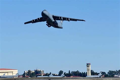 Llegó Desde Rusia Uno De Los Aviones Más Grandes Del Mundo Y Un