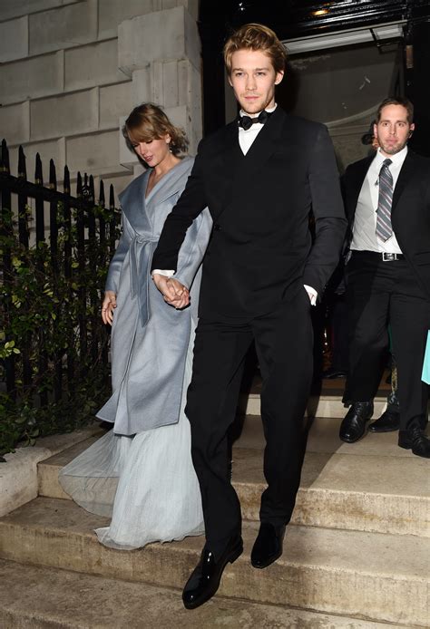 Taylor Swift: Taylor Swift Joe Alwyn Met Gala 2016