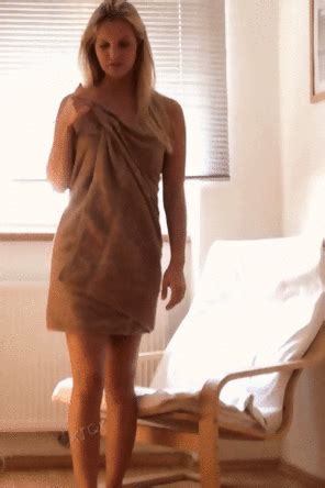 One Hand Porn Photos