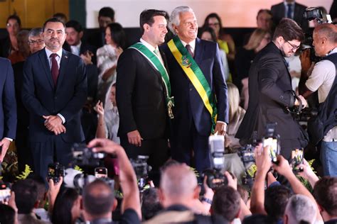 Em Goi S Ratinho Junior Recebe A Comenda Da Ordem Do M Rito De